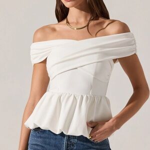 NWT Astr the Elegant Tennillle Off-Shoulder White Top Size L